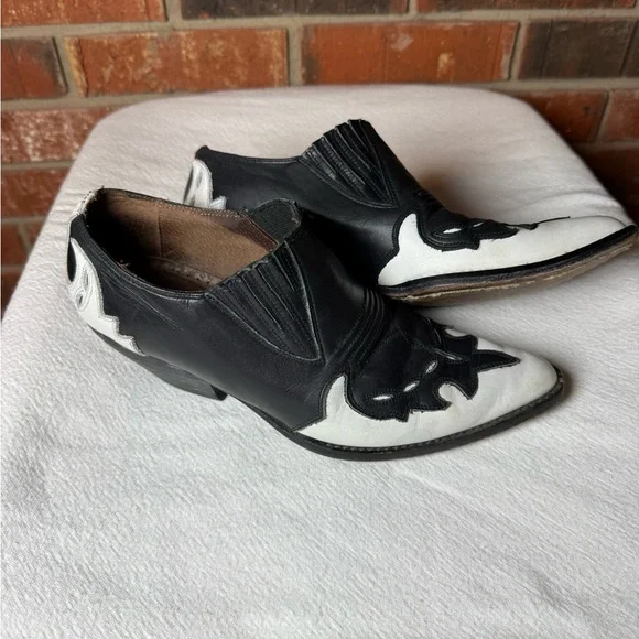 Guess Black & White Western Ankle Booties: 90s Leather Cutout Size 81/2B Cowgirl - Picture 3 of 8